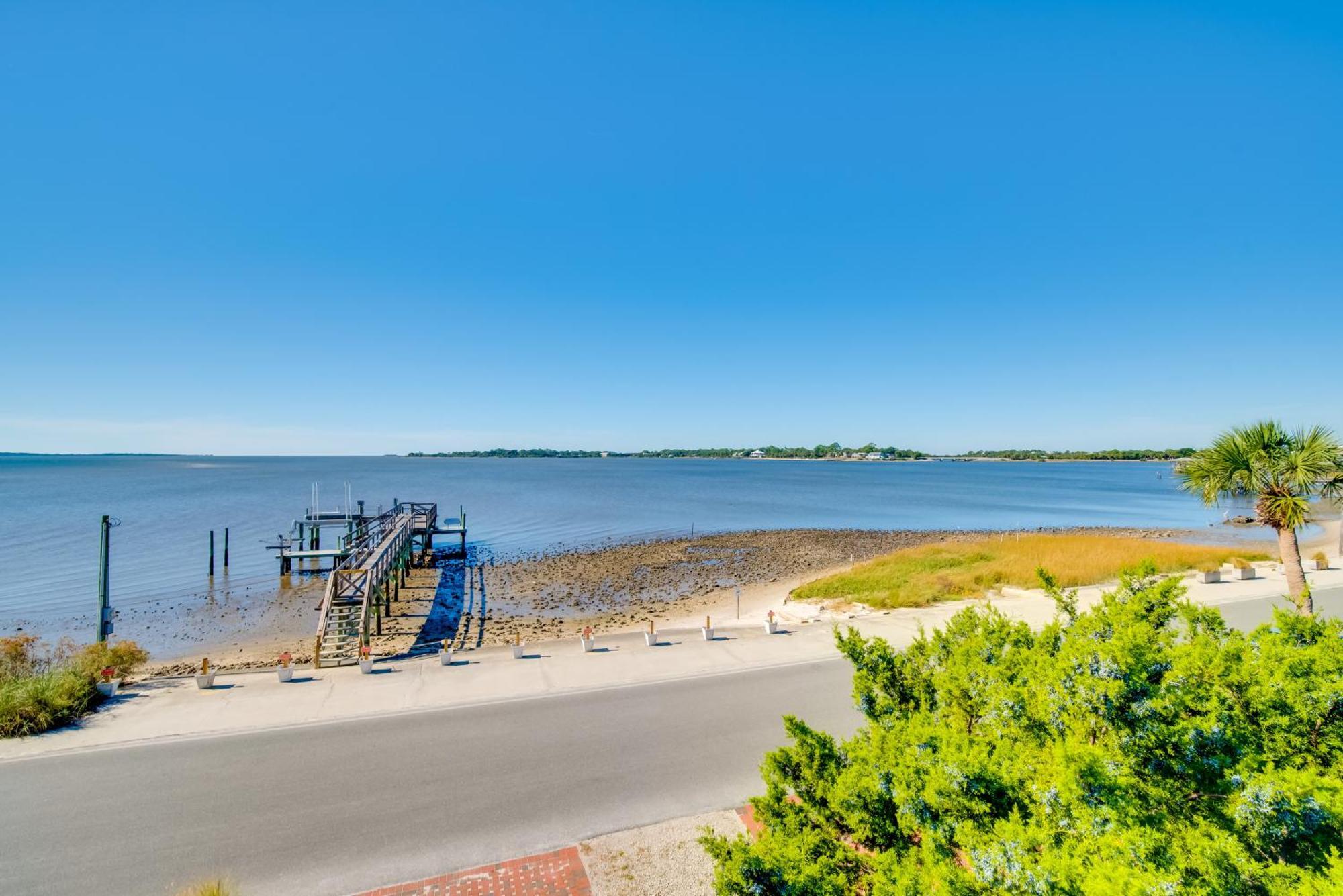 Oceanfront Oasis In Cedar Key With 2 Balconies! Villa Exteriör bild